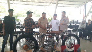 Putra Bangkalan Gegerkan Dunia Custom, Motor 'Pelor Angin' CC Kecil Sabet Juara CustomFest 2026